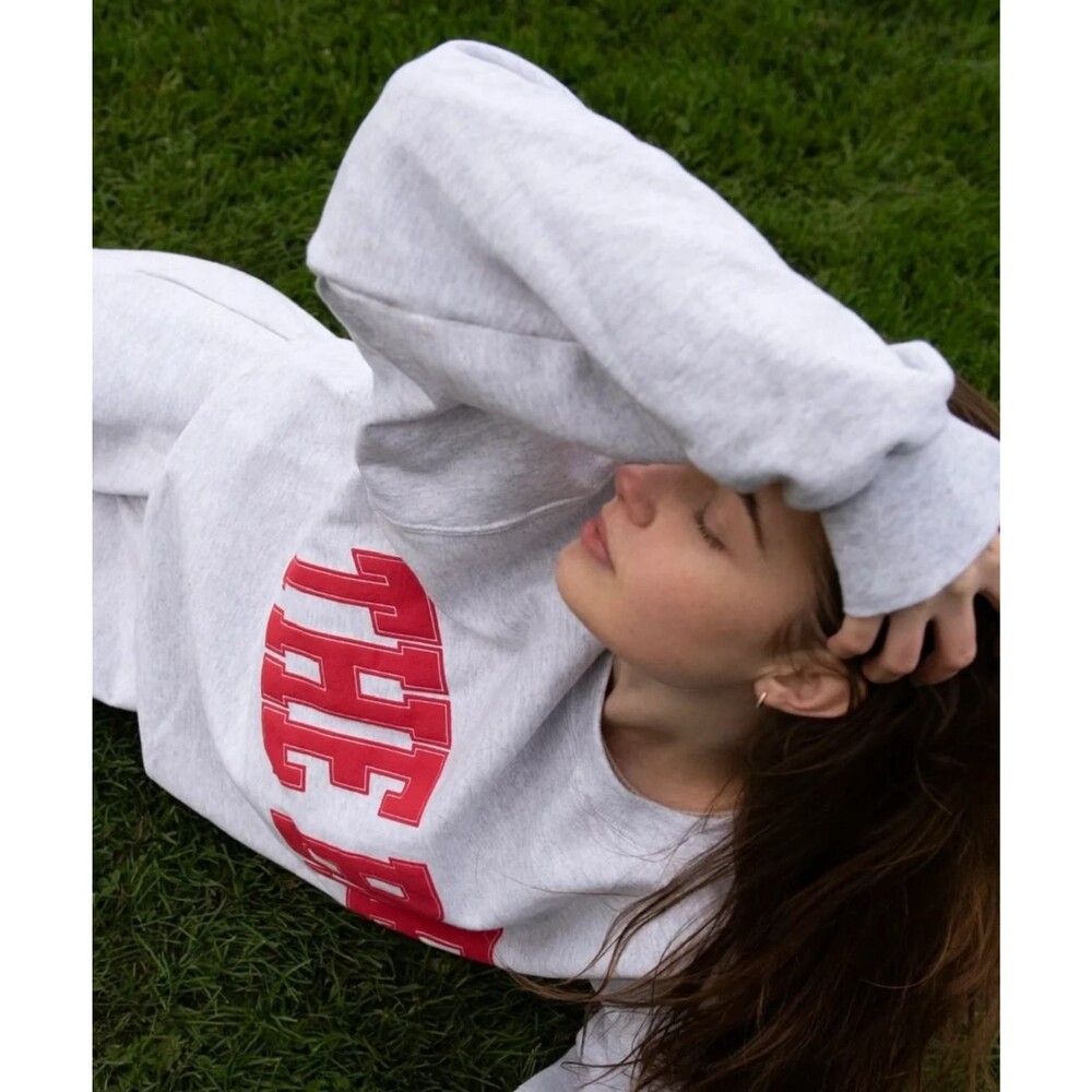 THE BAR Varsity Sweatshirt Women's L - Light Heather Grey Big Apple Red Crewneck